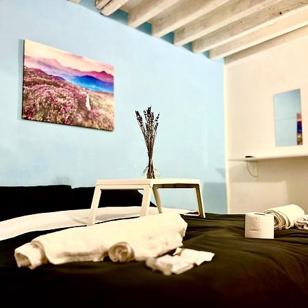 Genova Centro Affittacamere- Bagno In Comune Εξωτερικό φωτογραφία