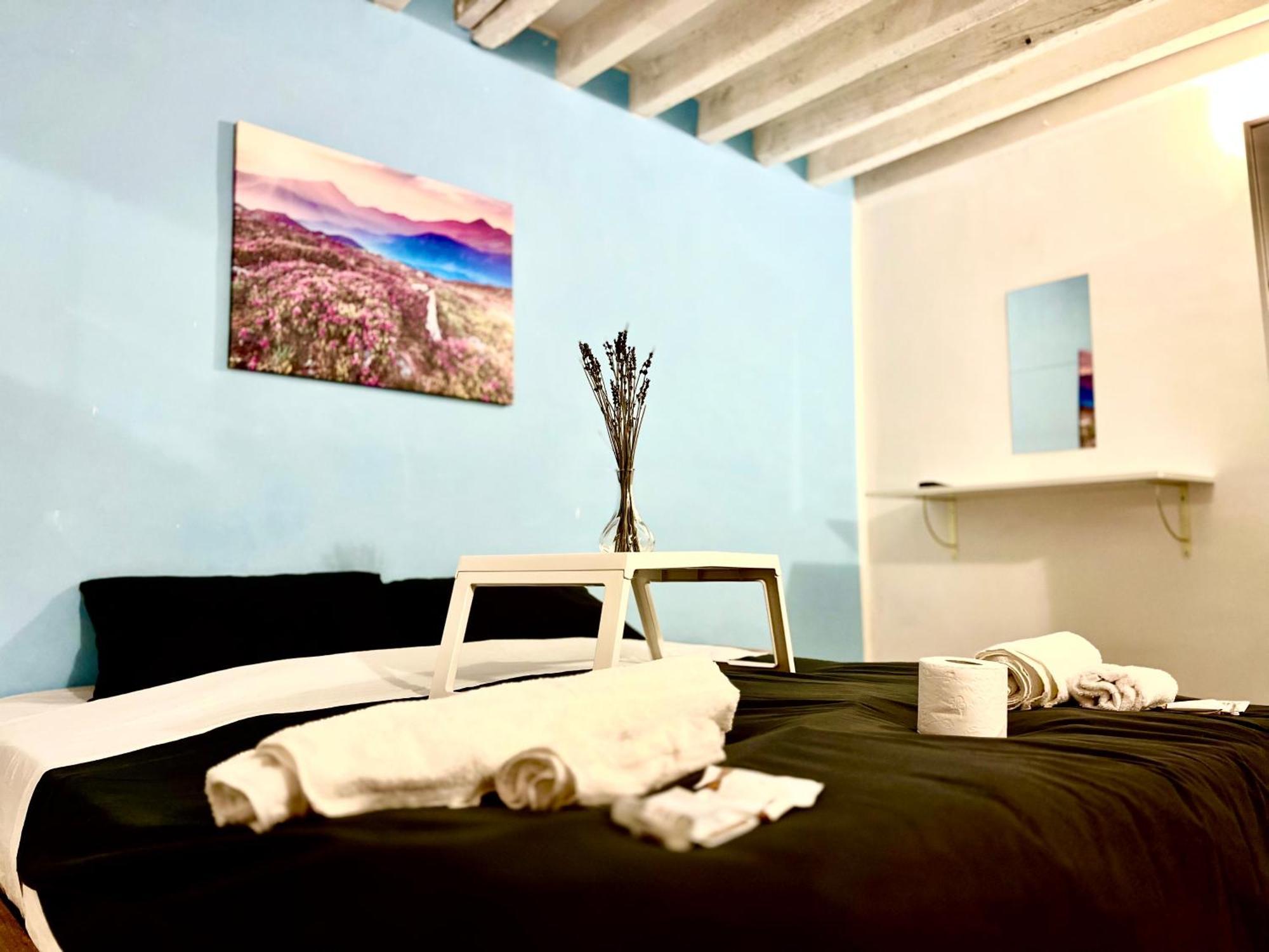 Genova Centro Affittacamere- Bagno In Comune Εξωτερικό φωτογραφία